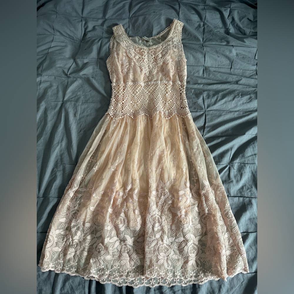 Sundance Elegant Lace Dress